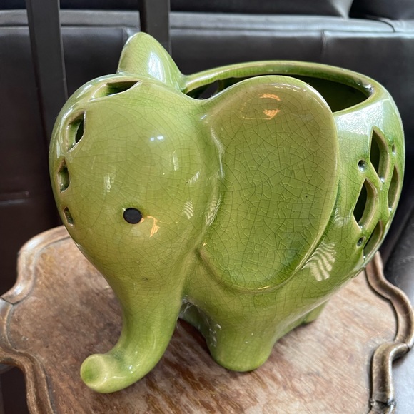 Elephant Planter - Picture 5 of 5